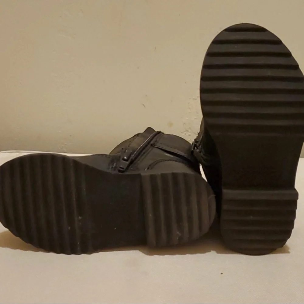 Gap boots - Picture 2 of 3